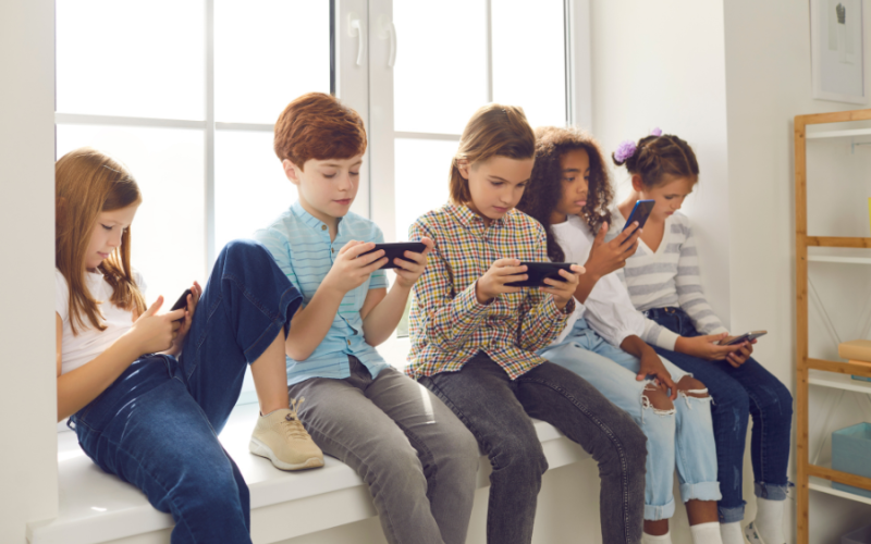 mobile phone insurance children 2024